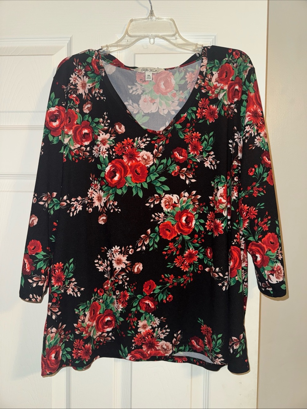 The Pioneer Woman Black V-Neck Floral Tunic with Red & Green Bouquet